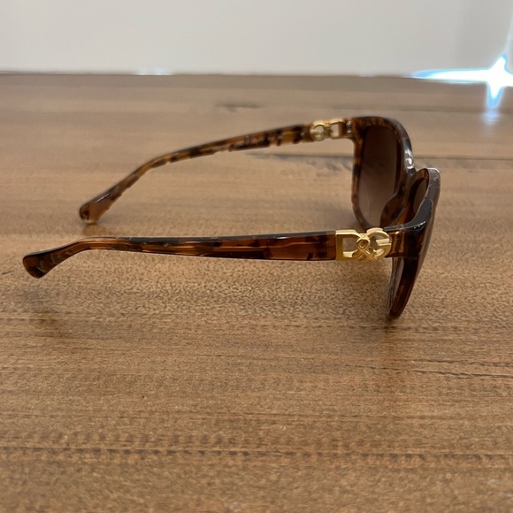 Dolce & Gabbana Sunglasses DG4162P With Case - Picture 6 of 15